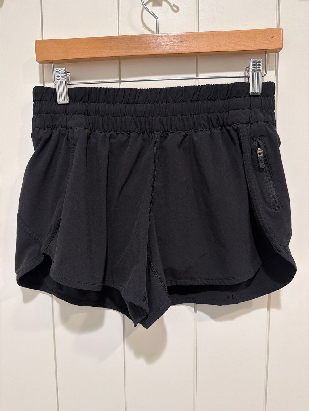 Lululemon Hotty Hot High-Rise Shorts 2.5” Black Women’s Size 8